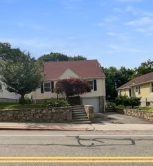 227 Plantation St, Worcester, MA 01604