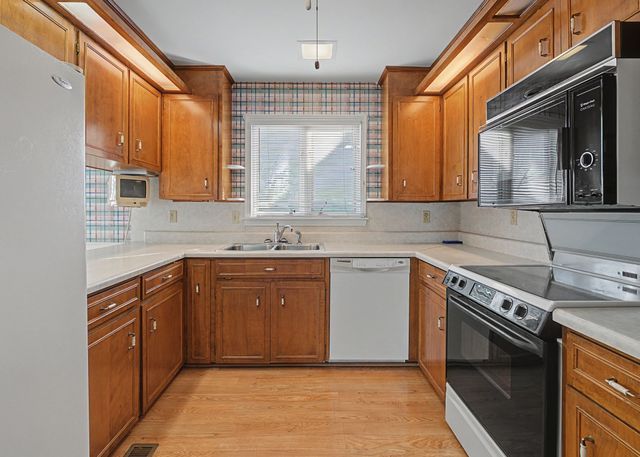 1206 Toben Ter, Lawrenceburg, TN 38464