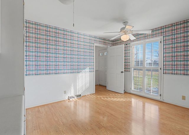 1206 Toben Ter, Lawrenceburg, TN 38464