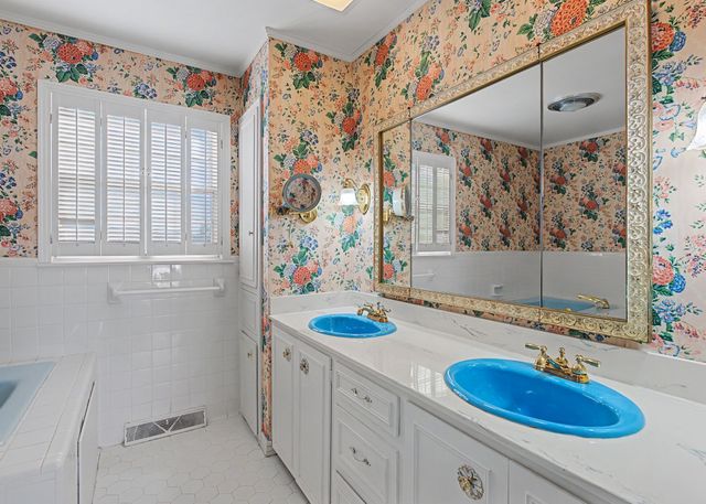 1206 Toben Ter, Lawrenceburg, TN 38464