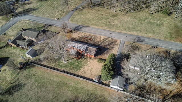 1206 Toben Ter, Lawrenceburg, TN 38464