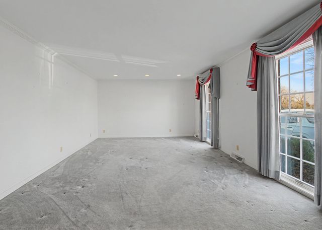 1206 Toben Ter, Lawrenceburg, TN 38464