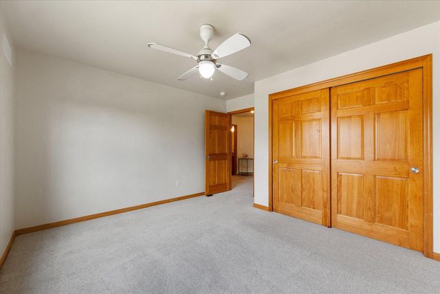 W273N2420 Arlington COURT, Pewaukee, WI 53072