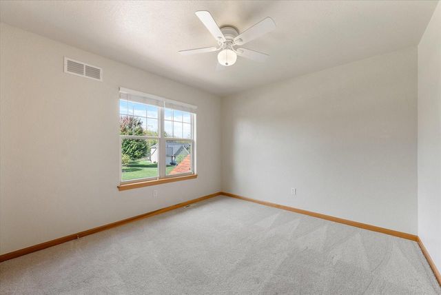 W273N2420 Arlington COURT, Pewaukee, WI 53072