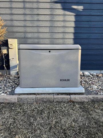 W273N2420 Arlington COURT, Pewaukee, WI 53072