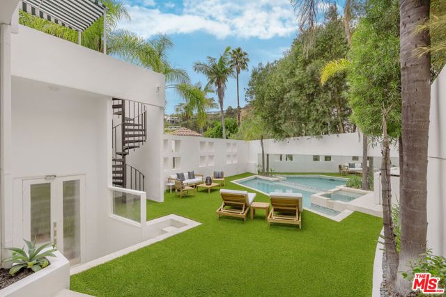 1414 Mockingbird Place, West Hollywood, CA 90069