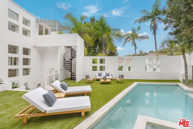 1414 Mockingbird Place, West Hollywood, CA 90069