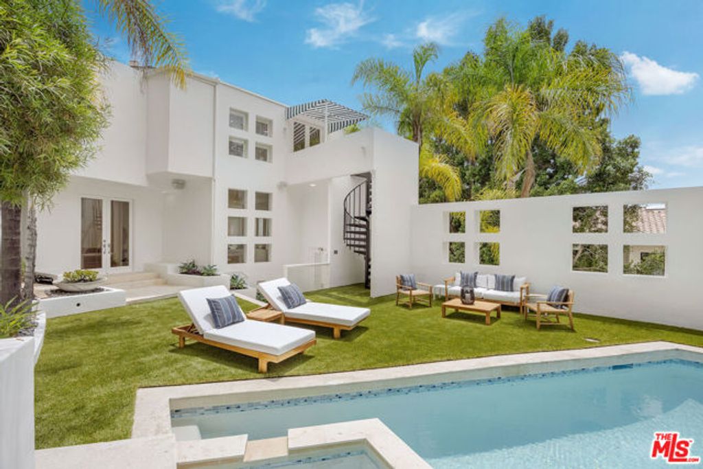 1414 Mockingbird Place, West Hollywood, CA 90069