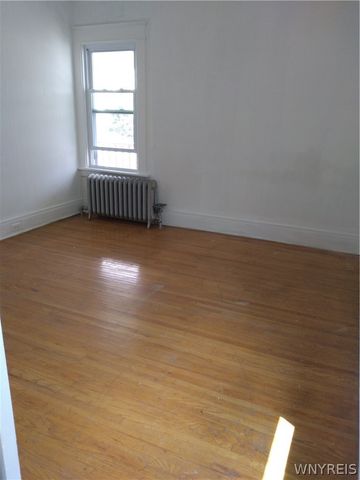 79 Commonwealth Avenue UPPER, Buffalo, NY 14216