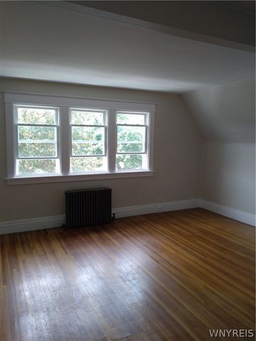 79 Commonwealth Avenue UPPER, Buffalo, NY 14216