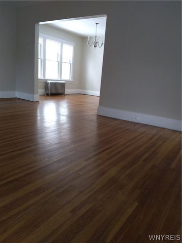79 Commonwealth Avenue UPPER, Buffalo, NY 14216