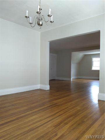 79 Commonwealth Avenue UPPER, Buffalo, NY 14216