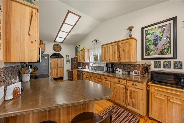 737 Pinecrest Drive, Grants Pass, OR 97526