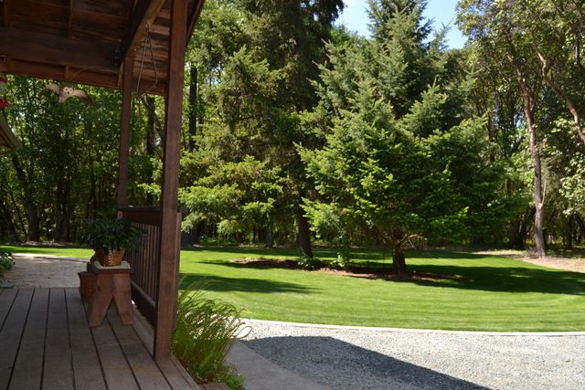 737 Pinecrest Drive, Grants Pass, OR 97526
