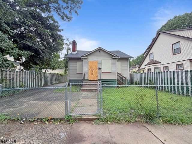 13 Linwood Pl, East Orange City, NJ 07017