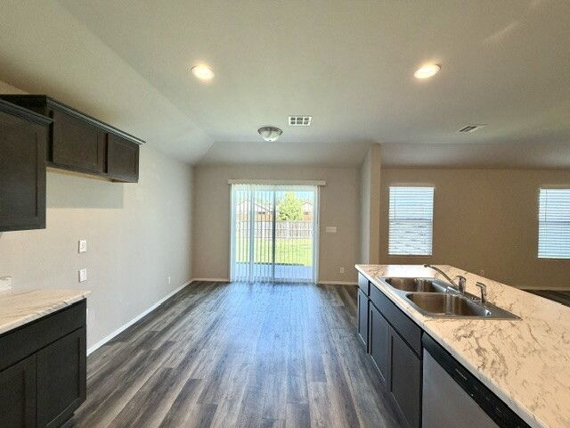 8607 E 161st Place S, Bixby, OK 74008