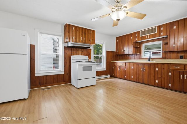 806 2nd Street, Elizabeth City, NC 27909