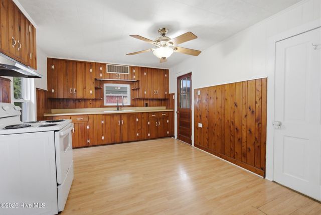 806 2nd Street, Elizabeth City, NC 27909