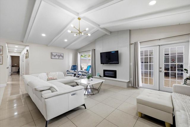 8331 W POCAHONTAS AVENUE, Tampa, FL 33615