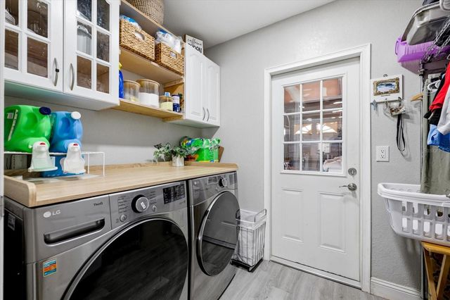 8331 W POCAHONTAS AVENUE, Tampa, FL 33615