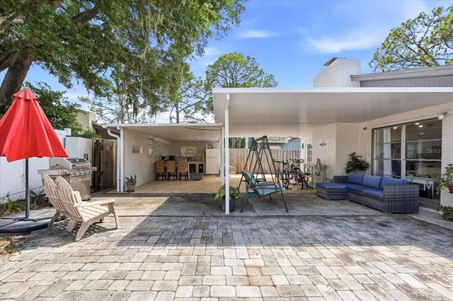 8331 W POCAHONTAS AVENUE, Tampa, FL 33615