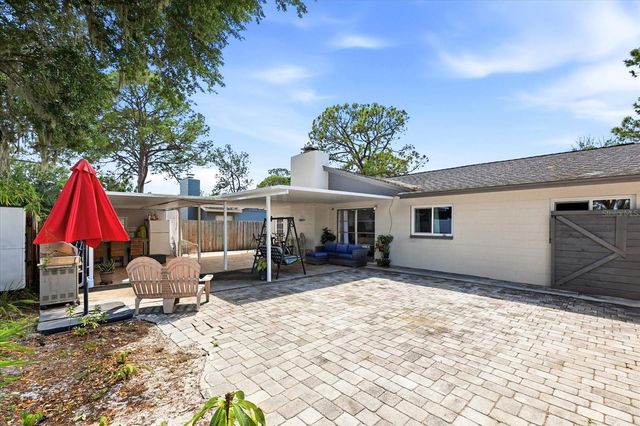 8331 W POCAHONTAS AVENUE, Tampa, FL 33615