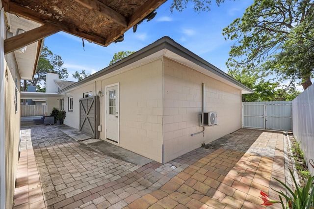 8331 W POCAHONTAS AVENUE, Tampa, FL 33615