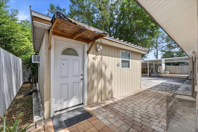 8331 W POCAHONTAS AVENUE, Tampa, FL 33615