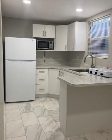 8331 W POCAHONTAS AVENUE, Tampa, FL 33615