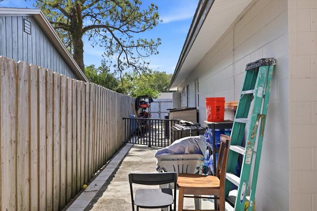 8331 W POCAHONTAS AVENUE, Tampa, FL 33615