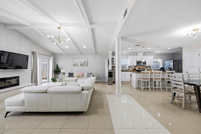 8331 W POCAHONTAS AVENUE, Tampa, FL 33615