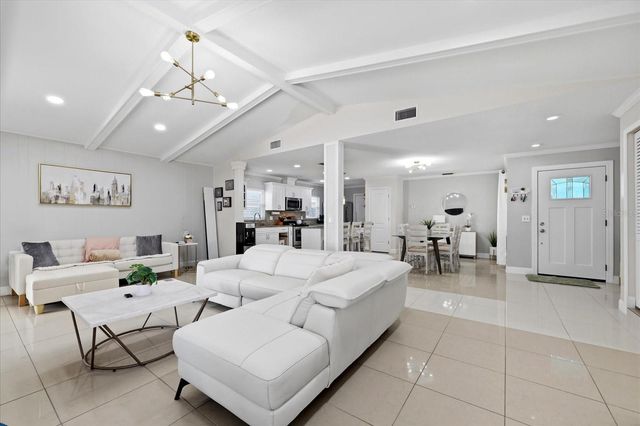 8331 W POCAHONTAS AVENUE, Tampa, FL 33615