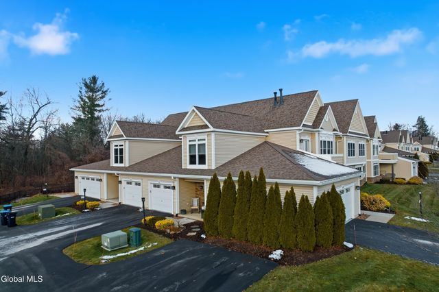 612 Lois Lane, Niskayuna, NY 12304