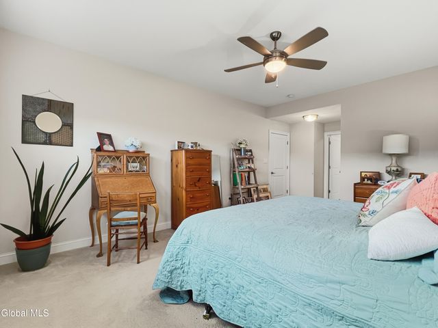 612 Lois Lane, Niskayuna, NY 12304