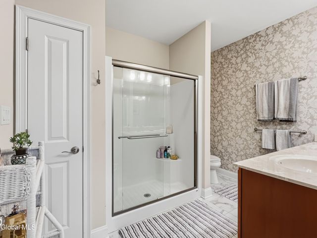 612 Lois Lane, Niskayuna, NY 12304