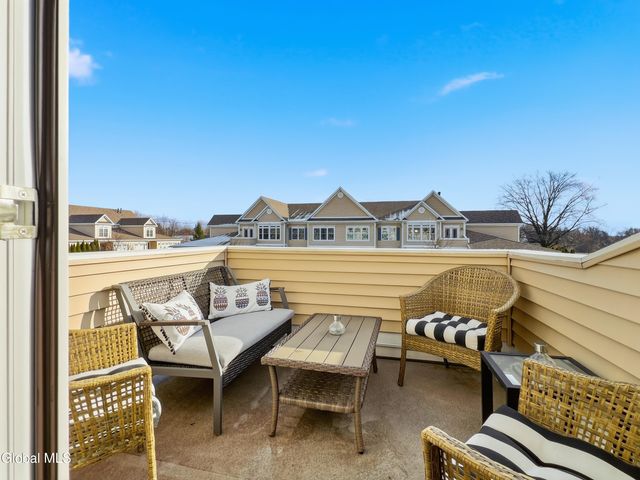 612 Lois Lane, Niskayuna, NY 12304