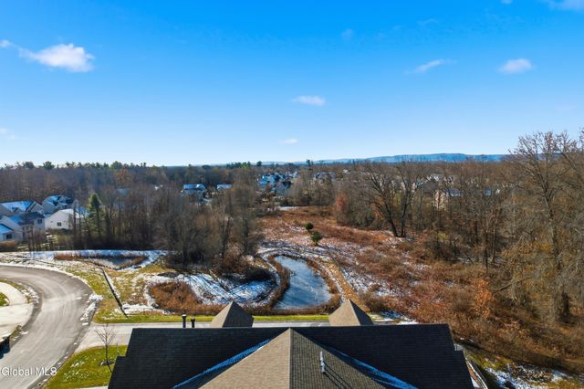 612 Lois Lane, Niskayuna, NY 12304