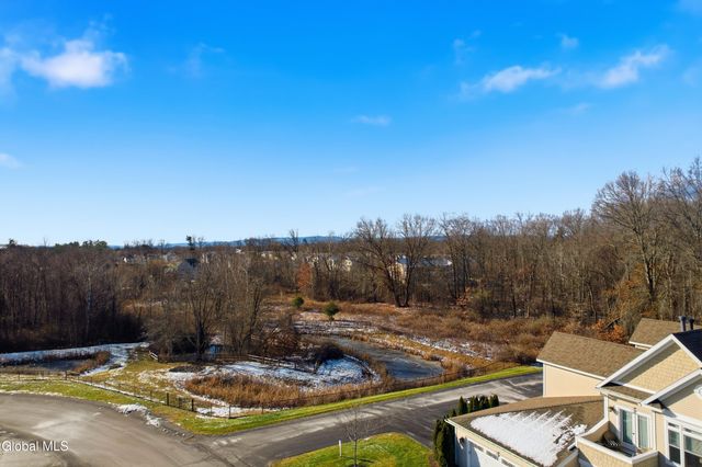 612 Lois Lane, Niskayuna, NY 12304