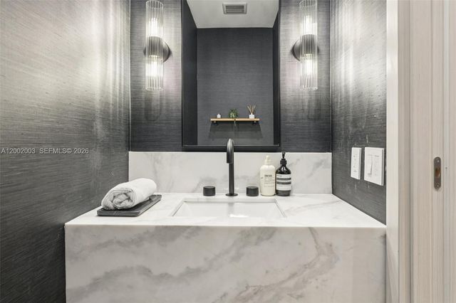 801 S Miami Ave 4902, Miami, FL 33130