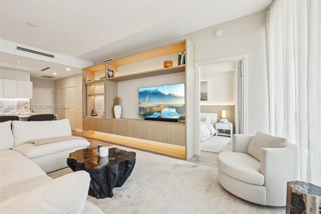 801 S Miami Ave 4902, Miami, FL 33130