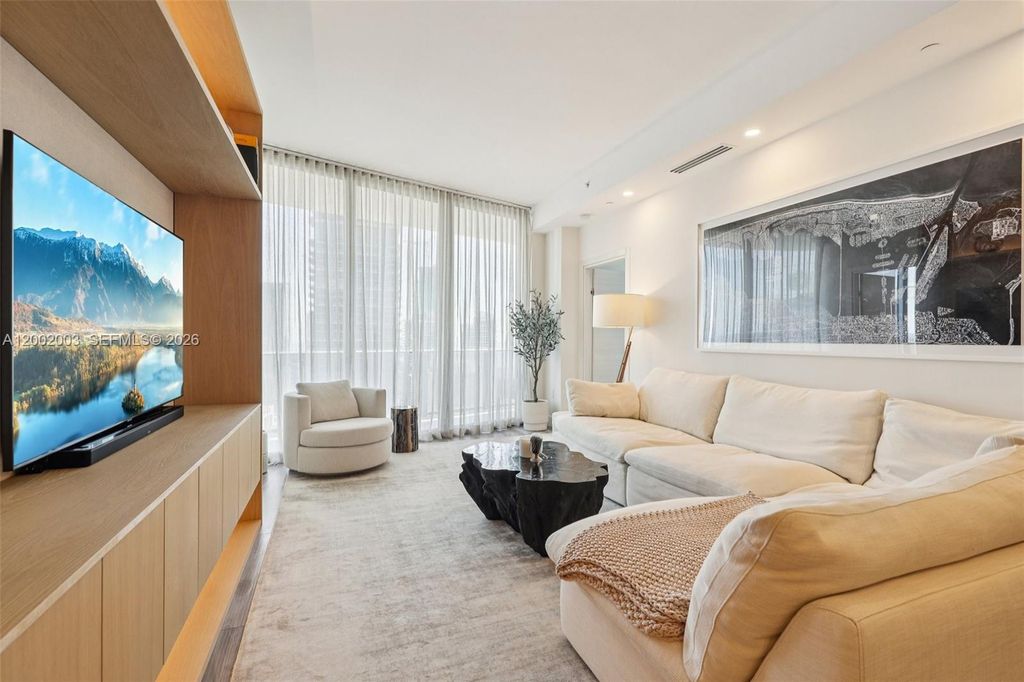 801 S Miami Ave 4902, Miami, FL 33130