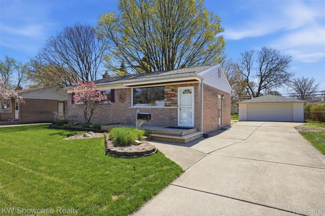 31167 Maplewood Street, Garden City, MI 48135