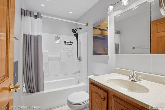 31167 Maplewood Street, Garden City, MI 48135