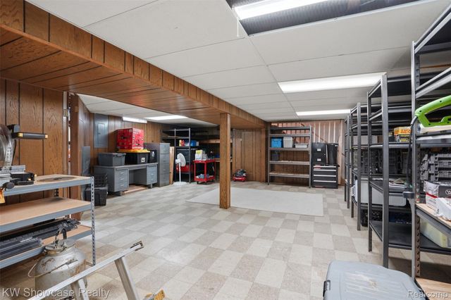 31167 Maplewood Street, Garden City, MI 48135