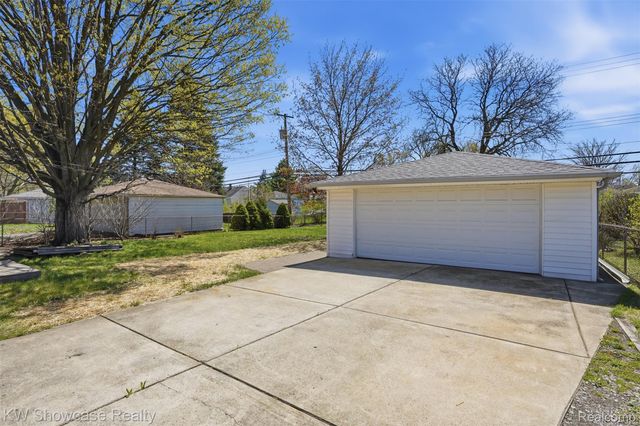 31167 Maplewood Street, Garden City, MI 48135