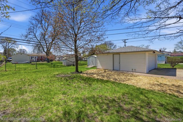 31167 Maplewood Street, Garden City, MI 48135