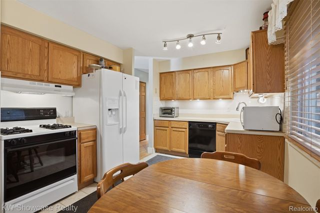 31167 Maplewood Street, Garden City, MI 48135