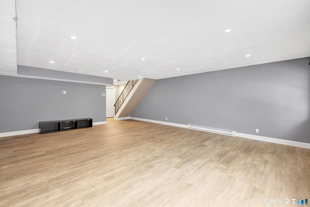 202 Soundview Avenue 60, Stamford, CT 06902