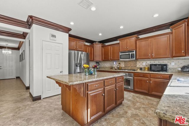 40924 Whitehall Street, Lake Elsinore, CA 92532
