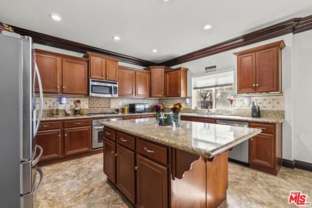 40924 Whitehall Street, Lake Elsinore, CA 92532